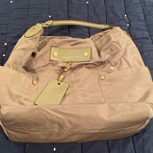 Marc by Marc Jacobs New York light brown material shoulder bag